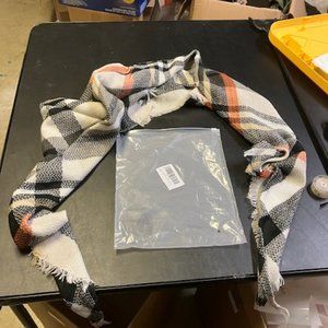 Sunfura Women's Gray/White Plaid Shawl Scarf OS NIP